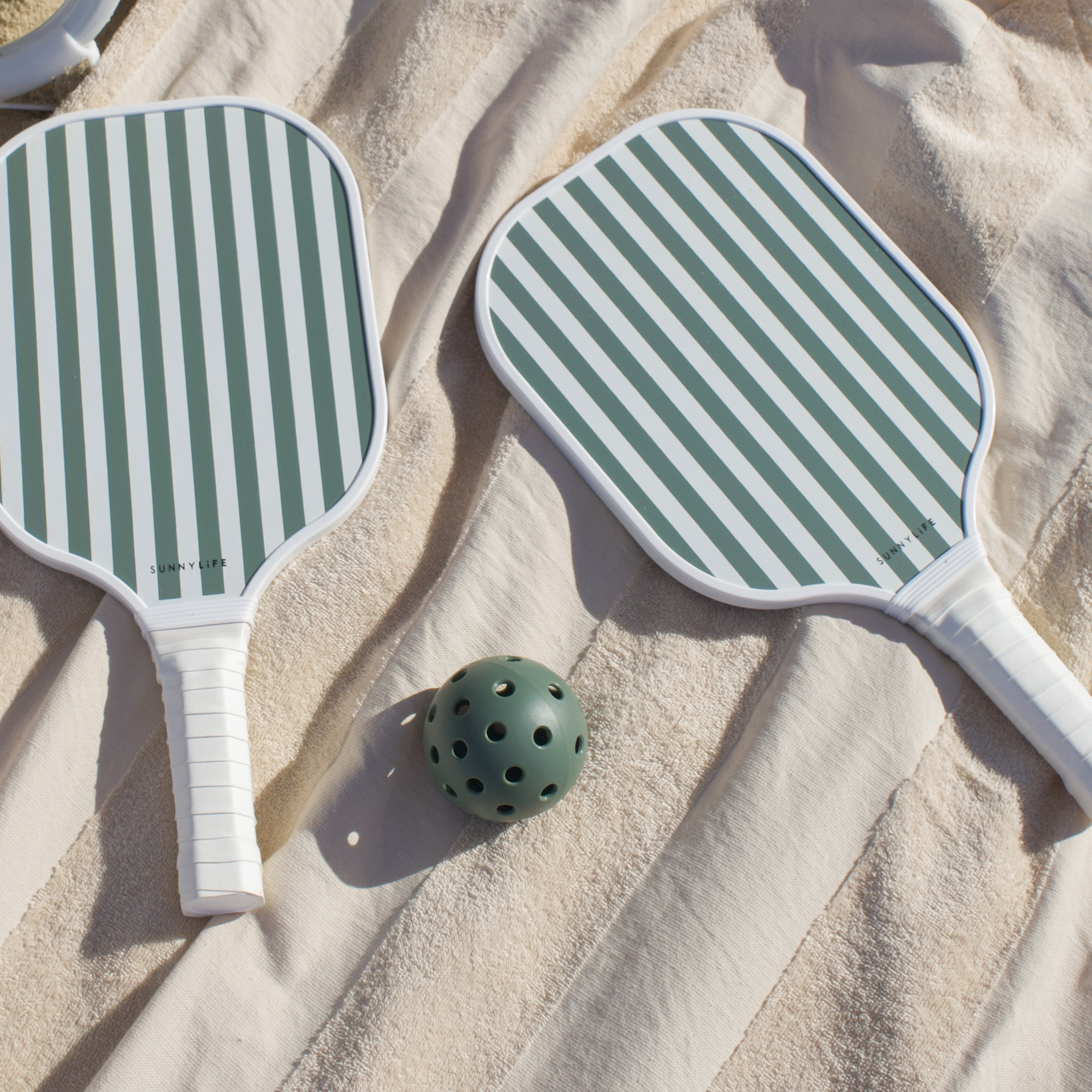 sunnylife vacay pickle ball set