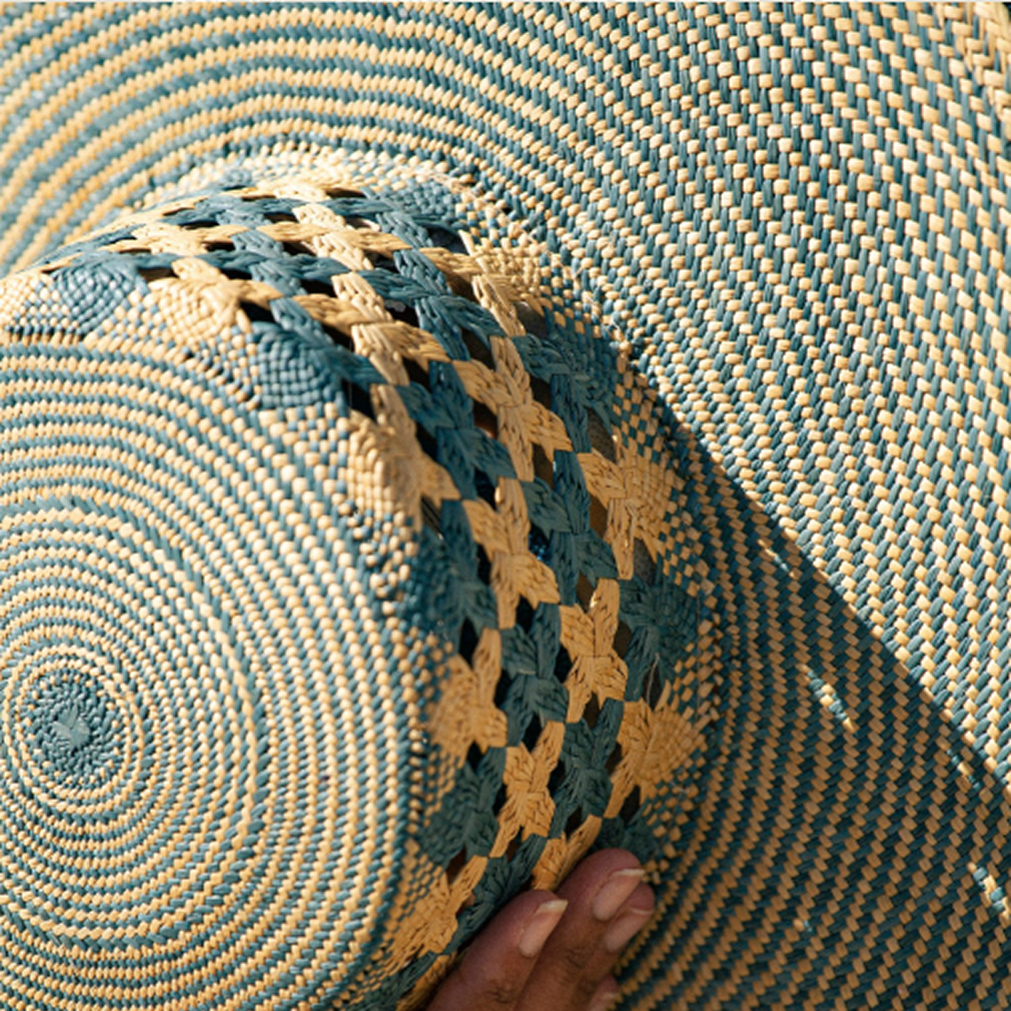 elegancia tropical mar azul panama hat