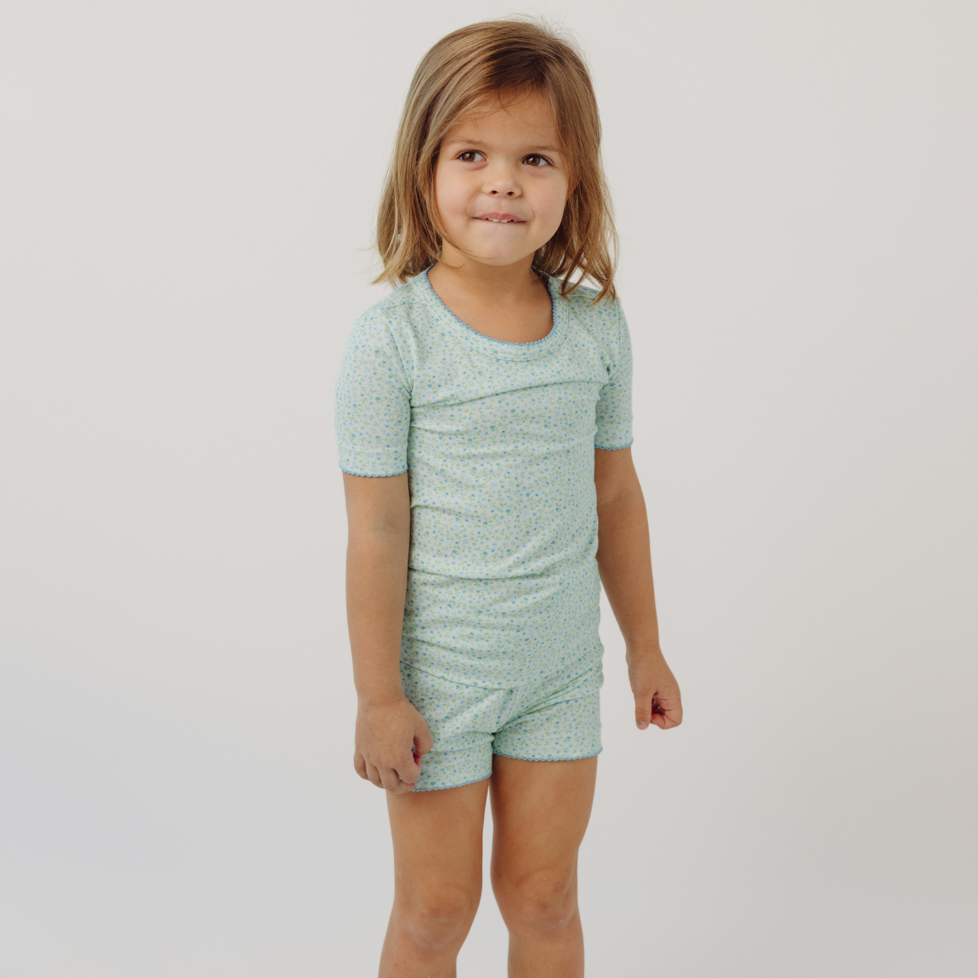 girls hibiscus ditsy shirt and short pima pajamas set